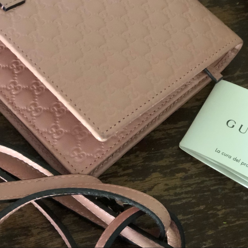 GUCCI Microguccissima Crossbody Wallet 👛 - Picture 4 of 10